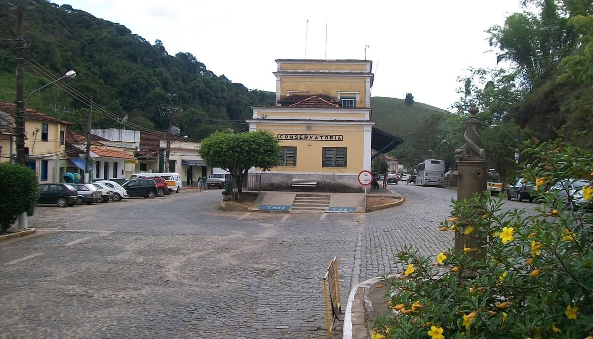 Conservatória_-_RJ_-_praca